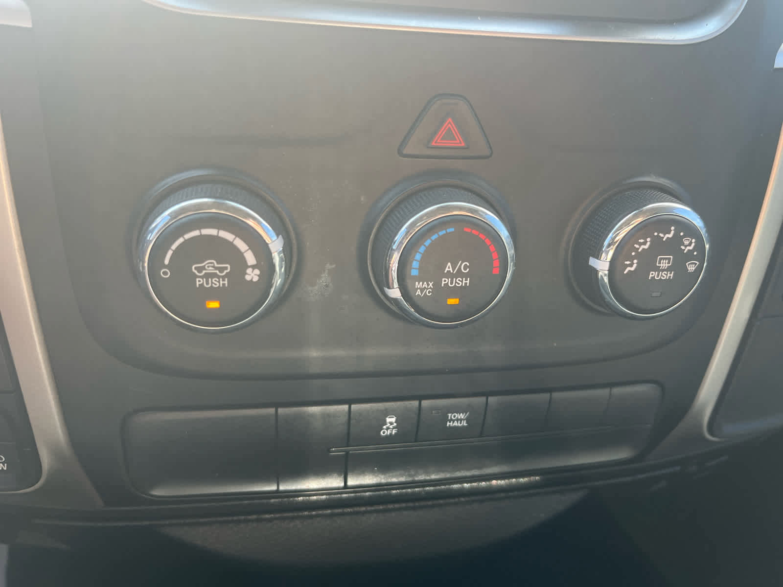 Used 2019 RAM 1500 Classic SLT image 15