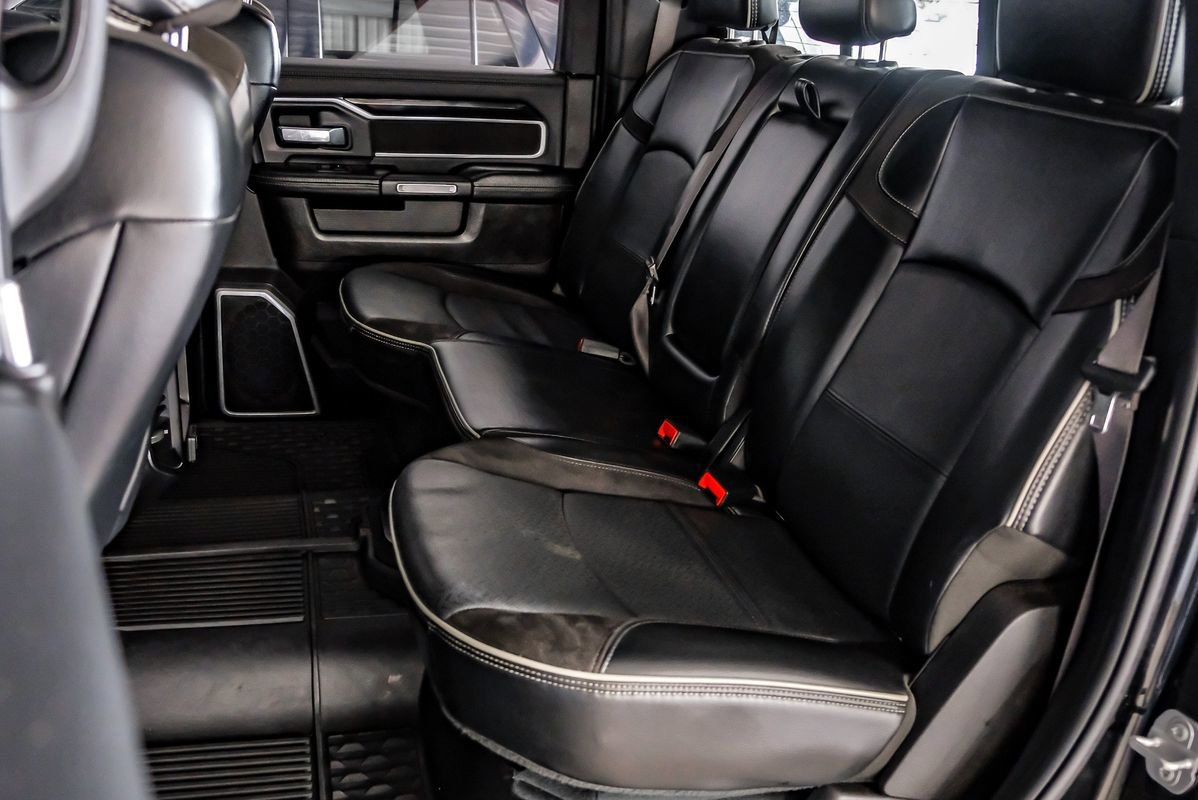 Used 2019 RAM 2500 Laramie w/ Black Appearance Package AWD/4WD image 38