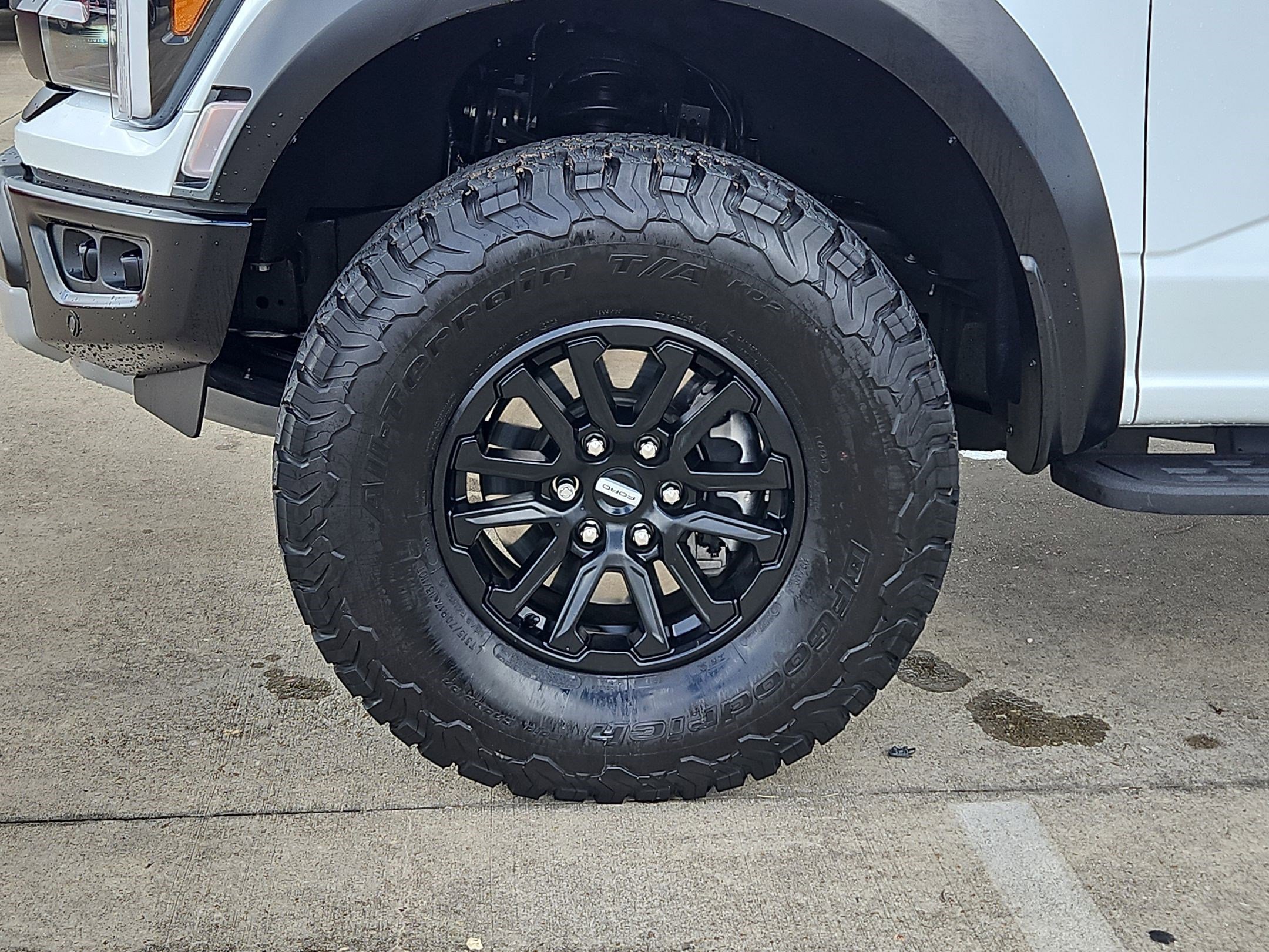 Used 2025 Ford F150 Raptor AWD/4WD image 12