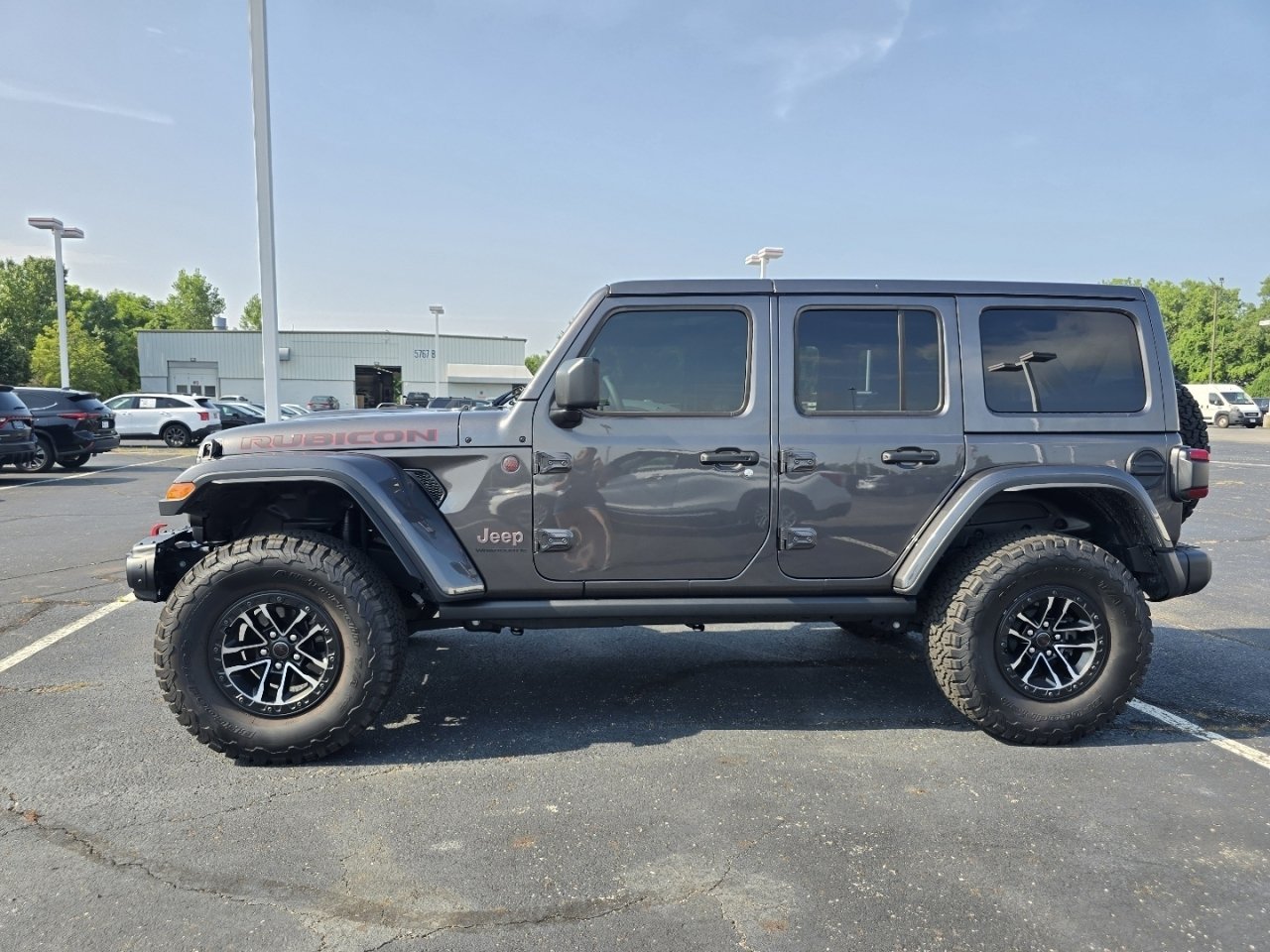 Used 2025 Jeep Wrangler Unlimited Rubicon AWD/4WD image 4
