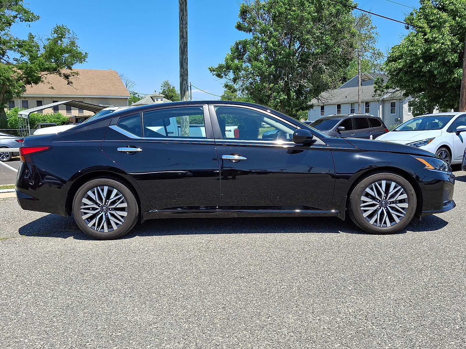 Certified 2024 Nissan Altima 2.5 SV w/ SV Premium Package FWD image 7