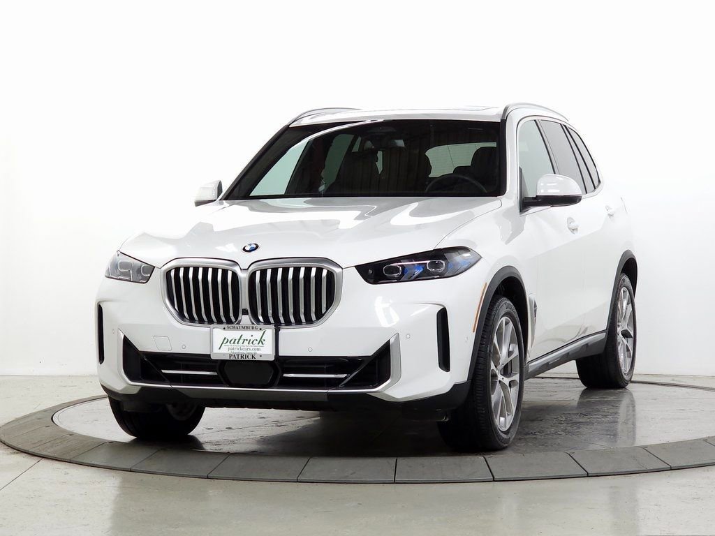 Used 2025 BMW X5 xDrive40i w/ Parking Assistance Package image 4