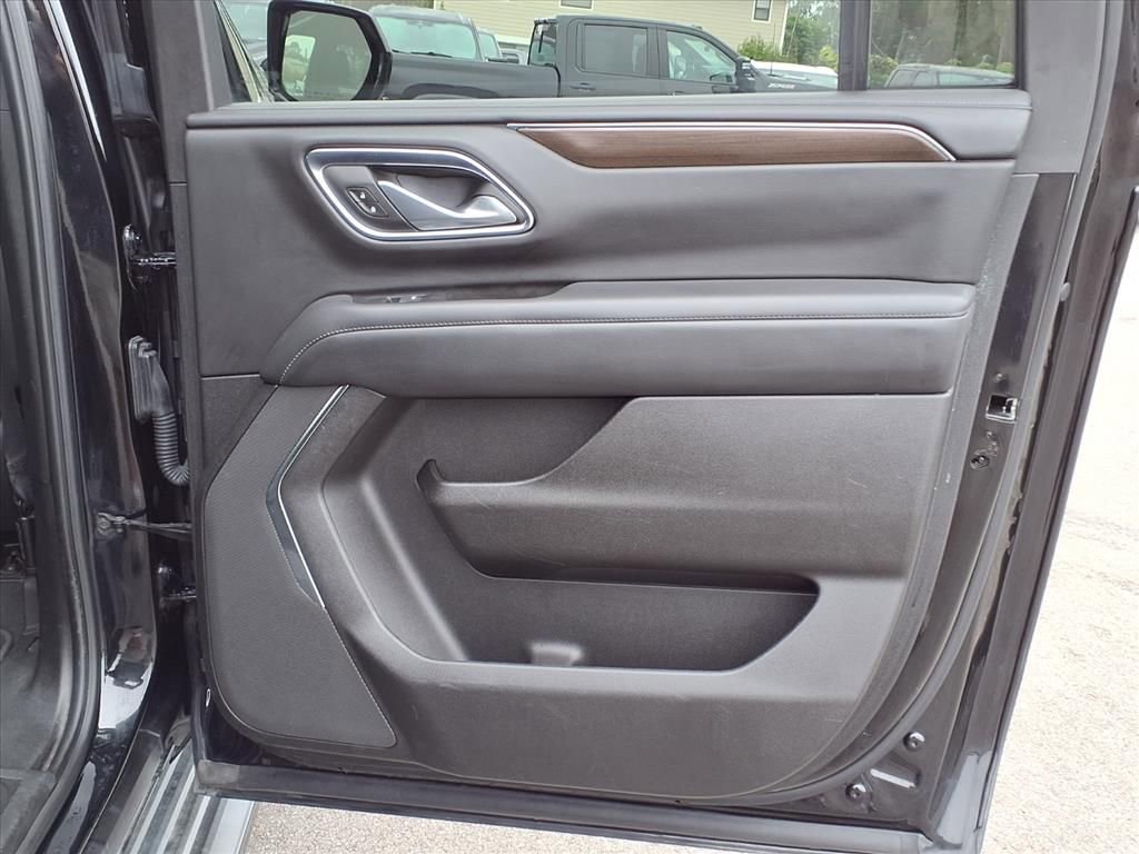 Used 2024 GMC Yukon XL SLE image 14