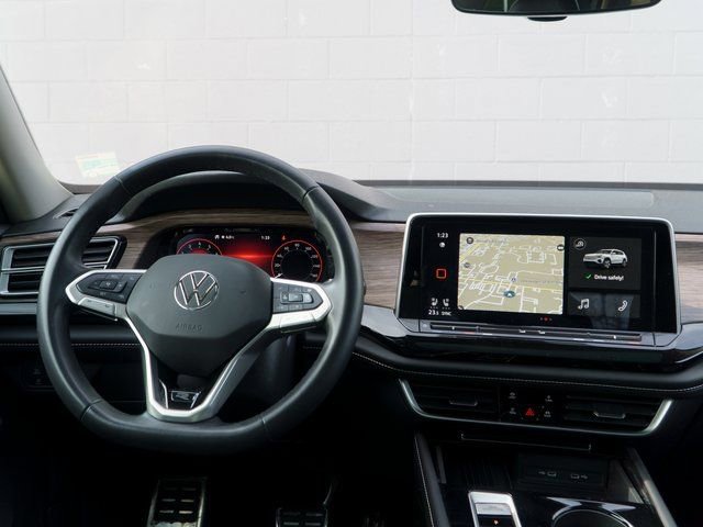 Used 2025 Volkswagen Atlas SEL Premium R-Line image 23