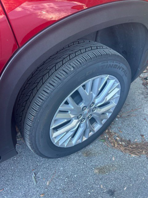 Certified 2026 GMC Acadia Elevation w/ Elevation Premium Package FWD image 8