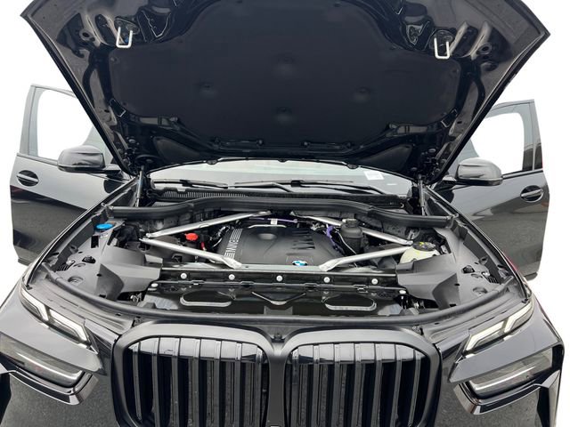 Used 2026 BMW X7 xDrive40i w/ M Sport Package image 20