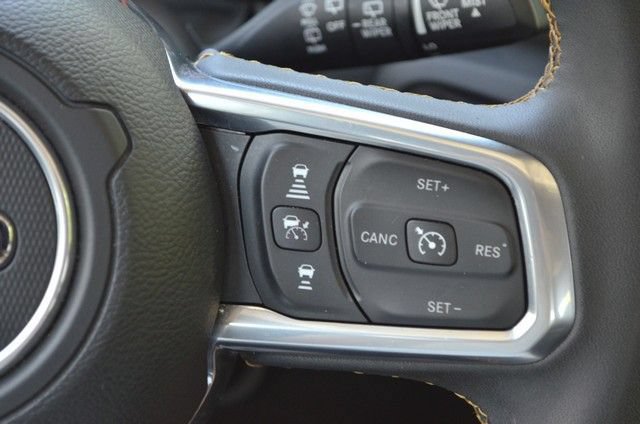 Used 2025 Jeep Wrangler Unlimited Sahara AWD/4WD image 21