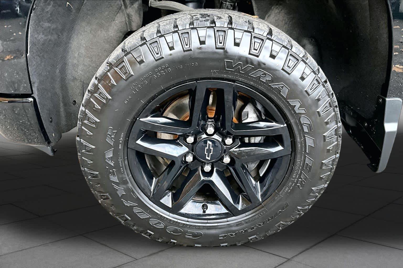Used 2022 Chevrolet Silverado 1500 LT Trail Boss w/ LT Trail Boss Premium Package AWD/4WD image 11