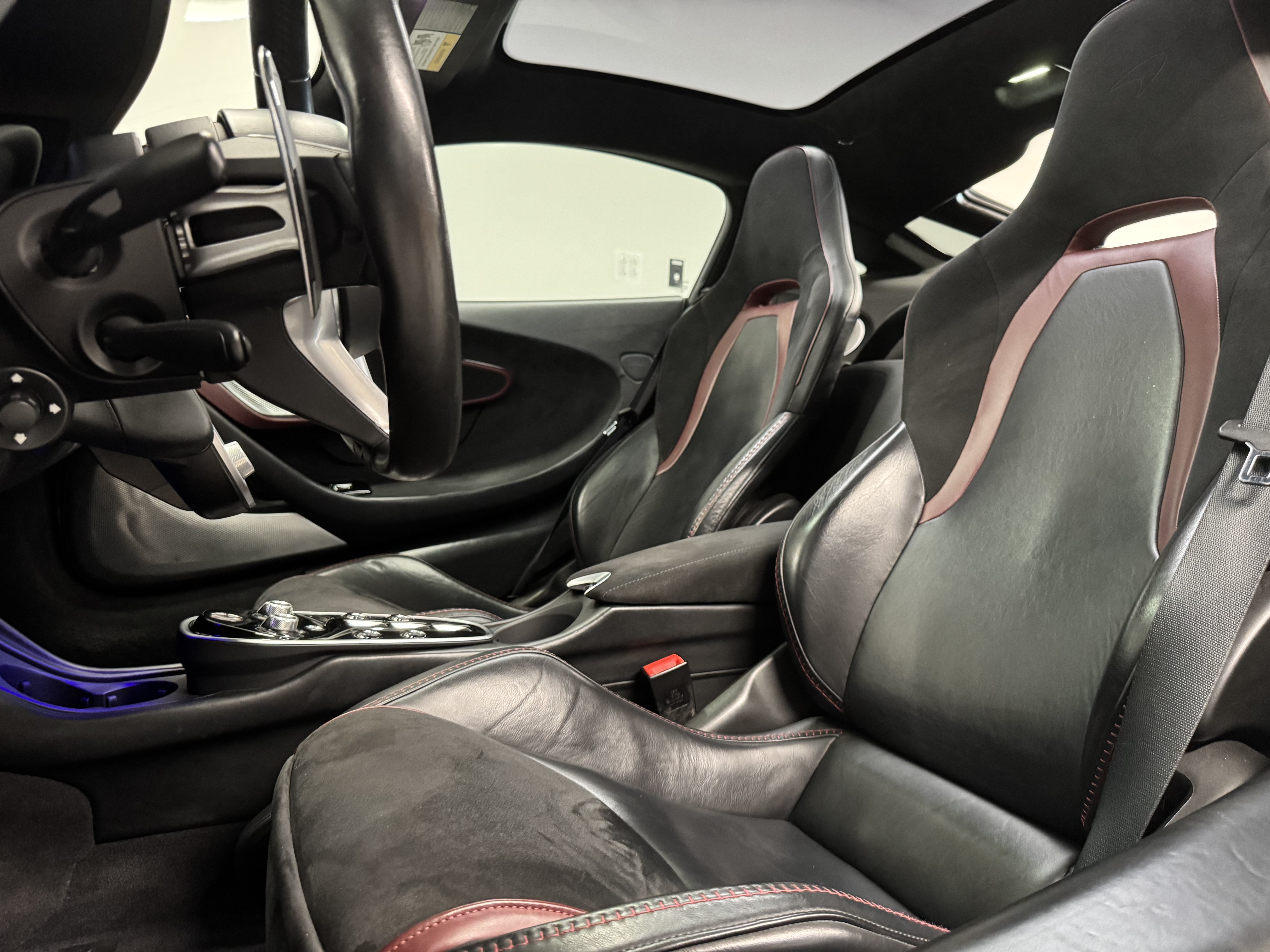 Used 2023 McLaren GT RWD image 11