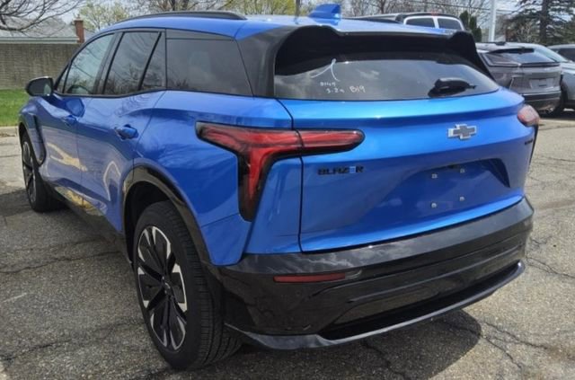 Certified 2025 Chevrolet Blazer EV RS AWD/4WD image 3