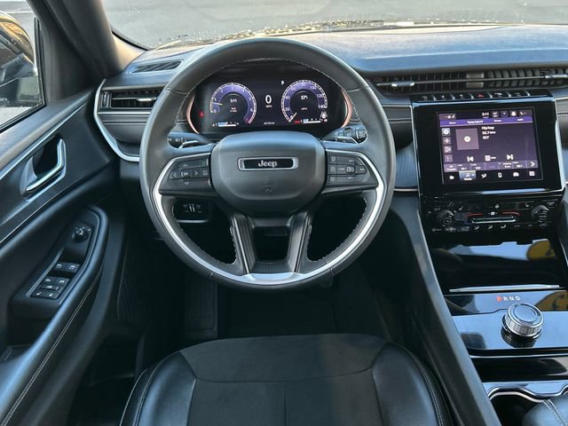 Used 2023 Jeep Grand Cherokee L Laredo image 23