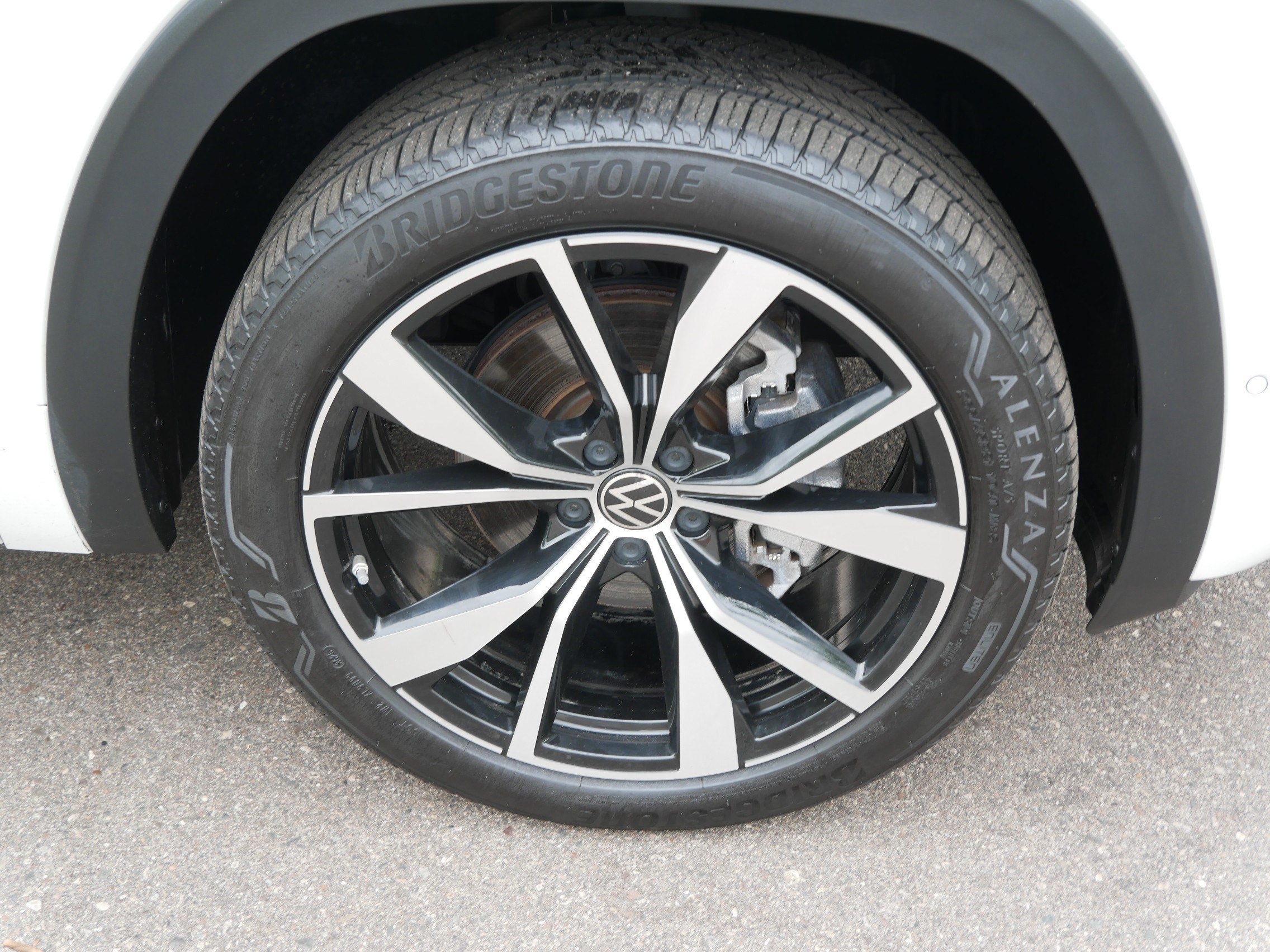Certified 2026 Volkswagen Atlas SEL Premium R-Line AWD/4WD image 15