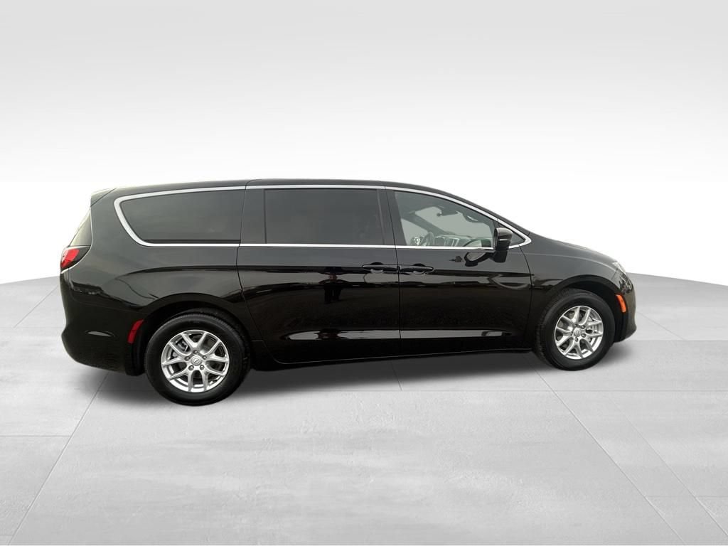 New 2026 Chrysler Voyager LX FWD image 17