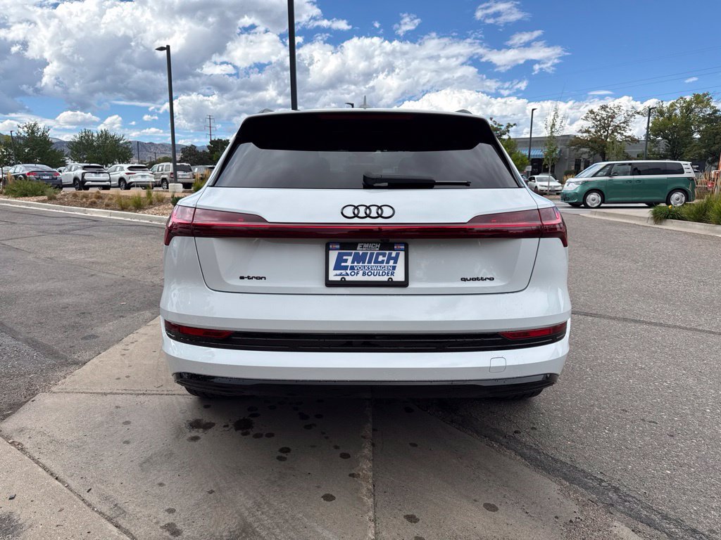 Used 2023 Audi e-tron Premium Plus w/ Premium Plus Package AWD/4WD image 4