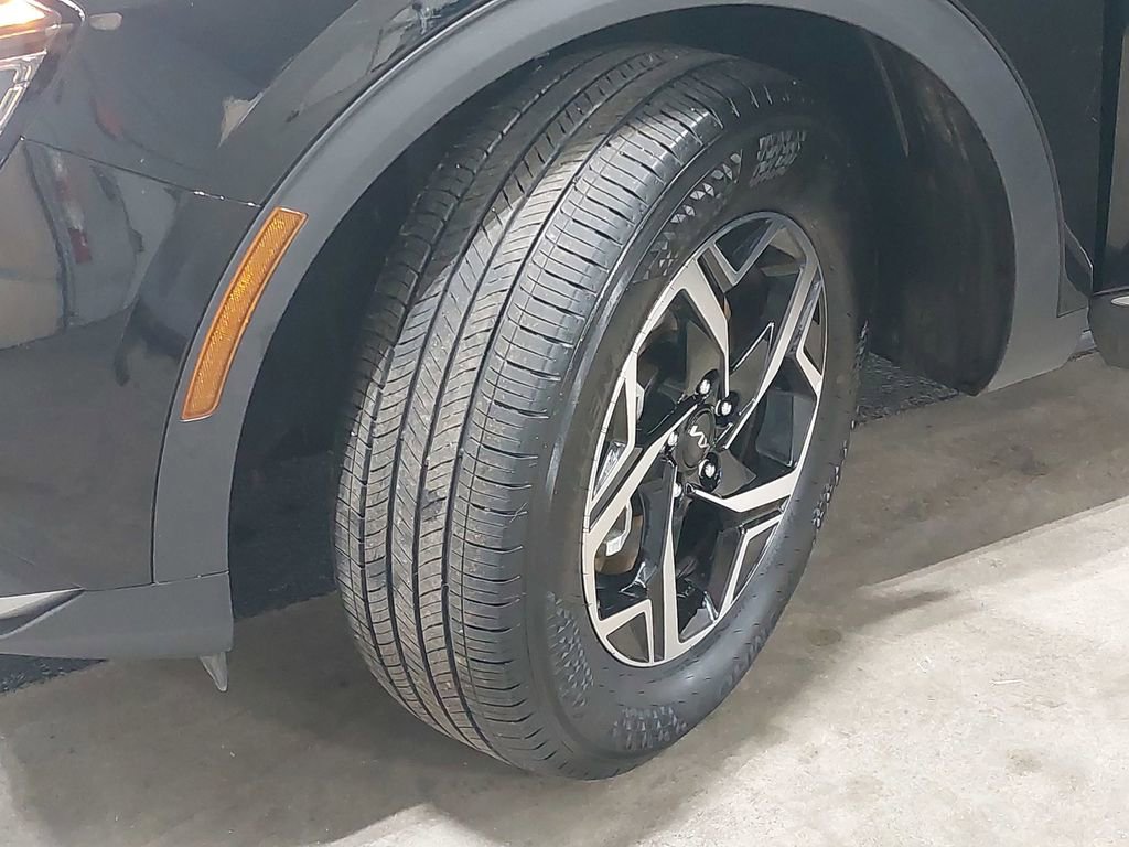 Used 2025 Kia Sportage LX image 31