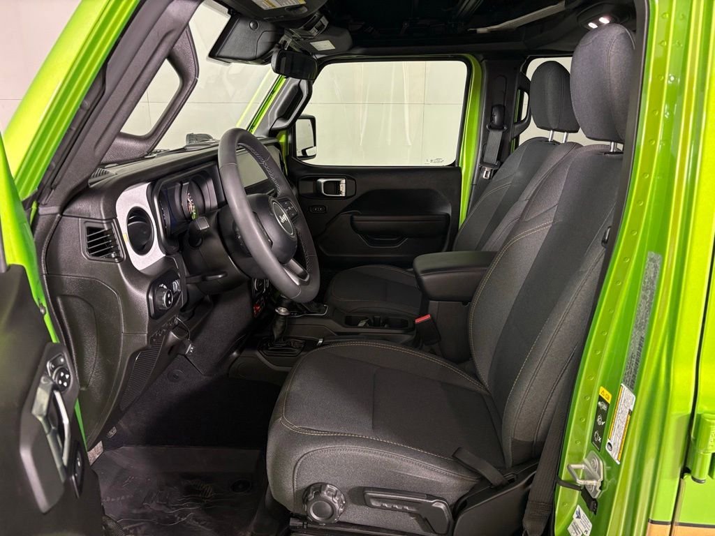 Used 2025 Jeep Gladiator Sport AWD/4WD image 15