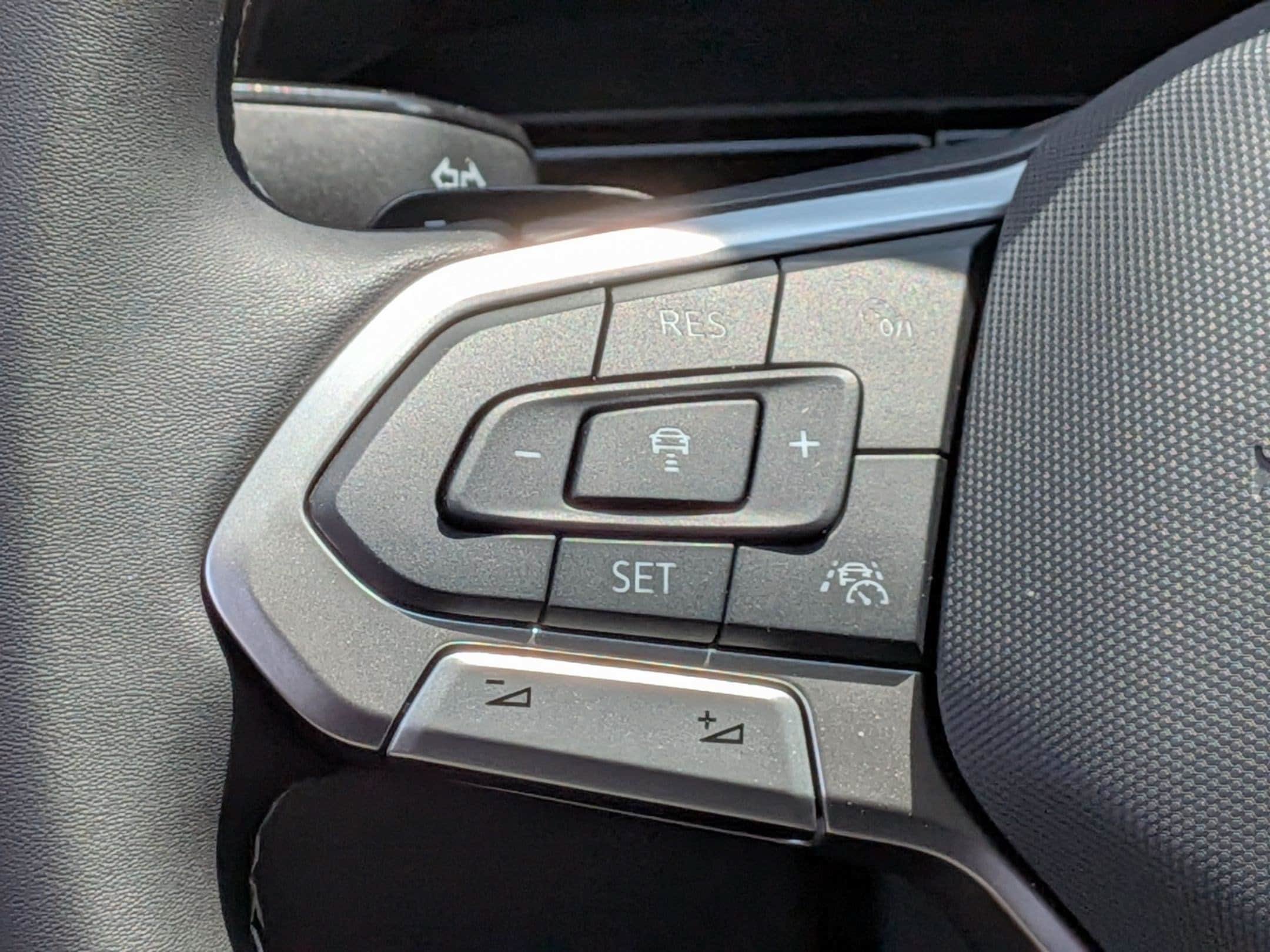 New 2026 Volkswagen Atlas SE FWD image 18