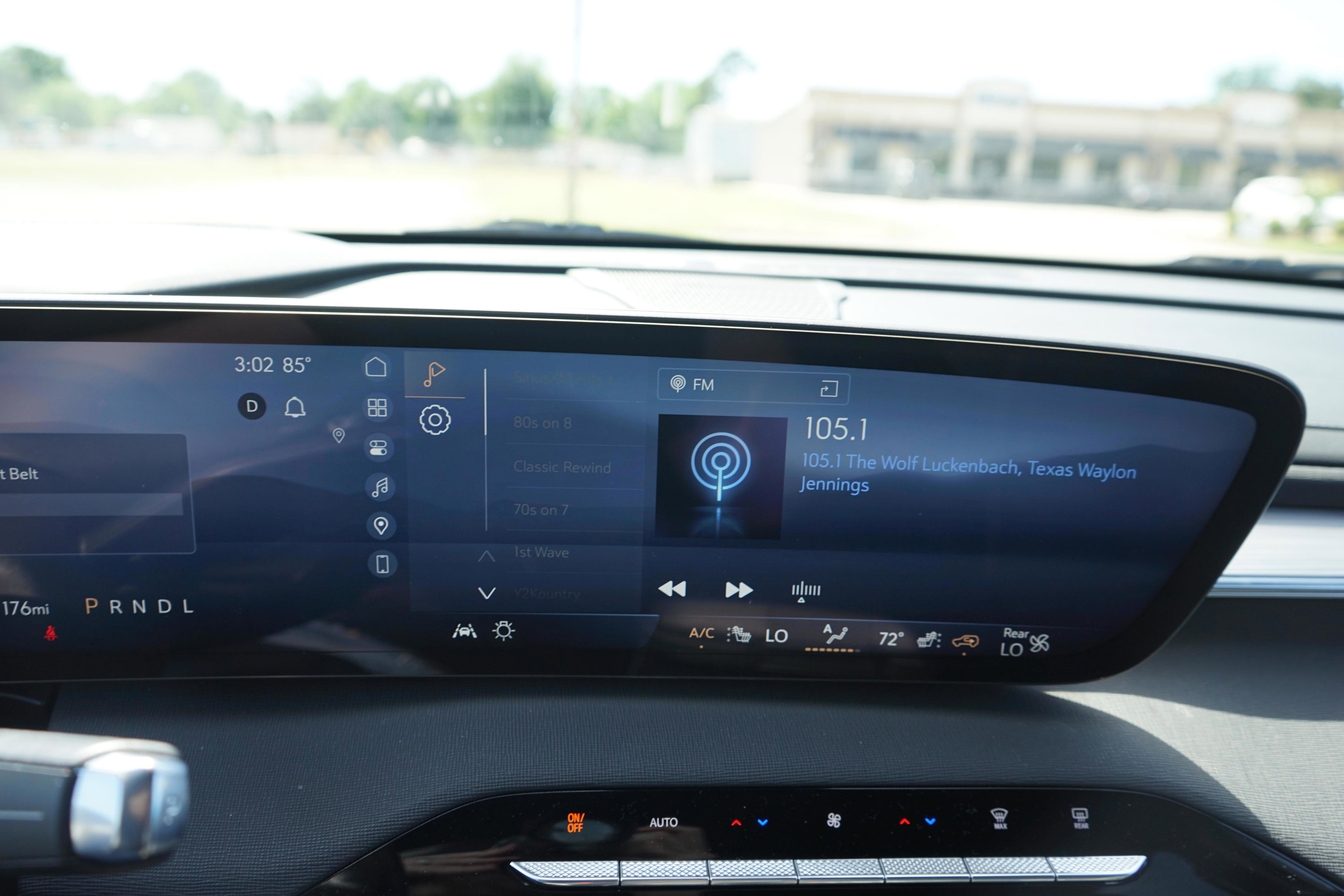 Used 2025 Buick Enclave Preferred FWD image 14