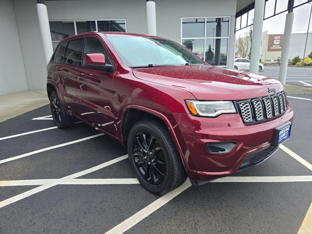 Used 2022 Jeep Grand Cherokee Laredo X image 3