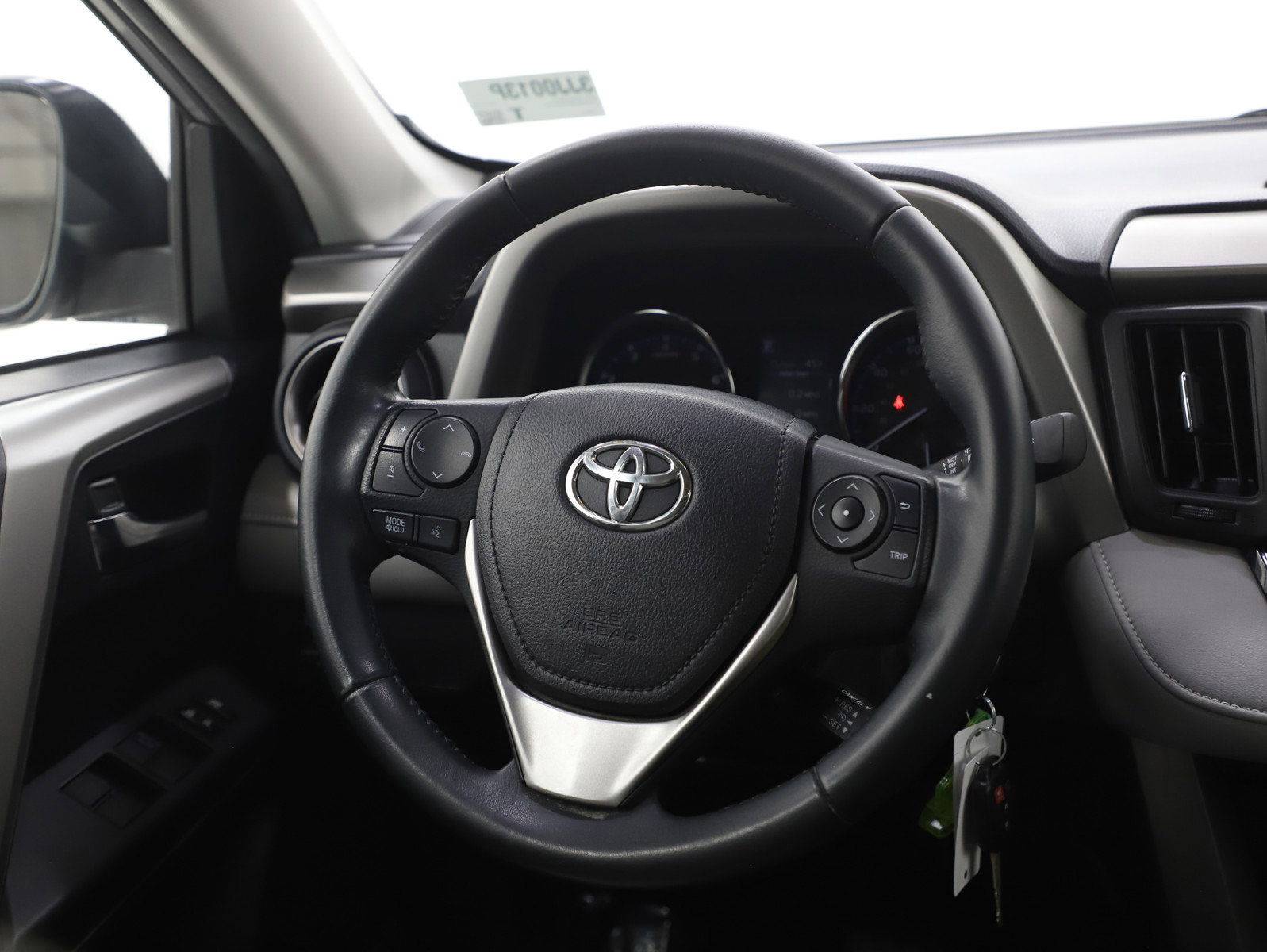 Used 2016 Toyota RAV4 XLE AWD/4WD image 14