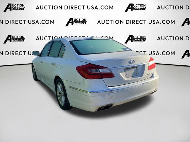 Used 2013 Hyundai Genesis 3.8 RWD image 13