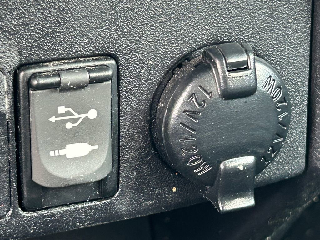 Used 2015 Toyota RAV4 Limited w/ Technology Package image 17