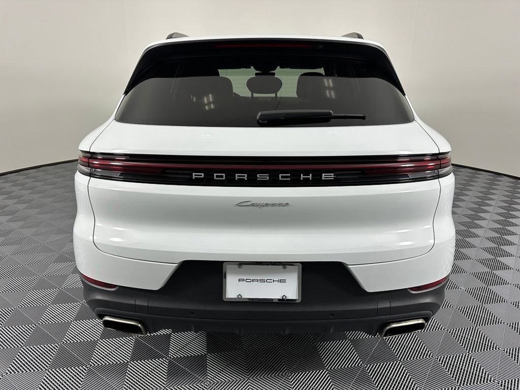 Certified 2025 Porsche Cayenne AWD/4WD image 13