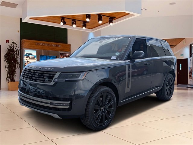 New 2025 Land Rover Range Rover SE