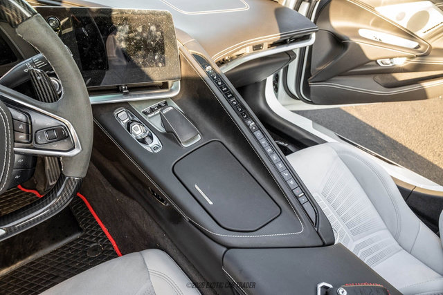 Used 2025 Chevrolet Corvette E-Ray AWD/4WD image 36