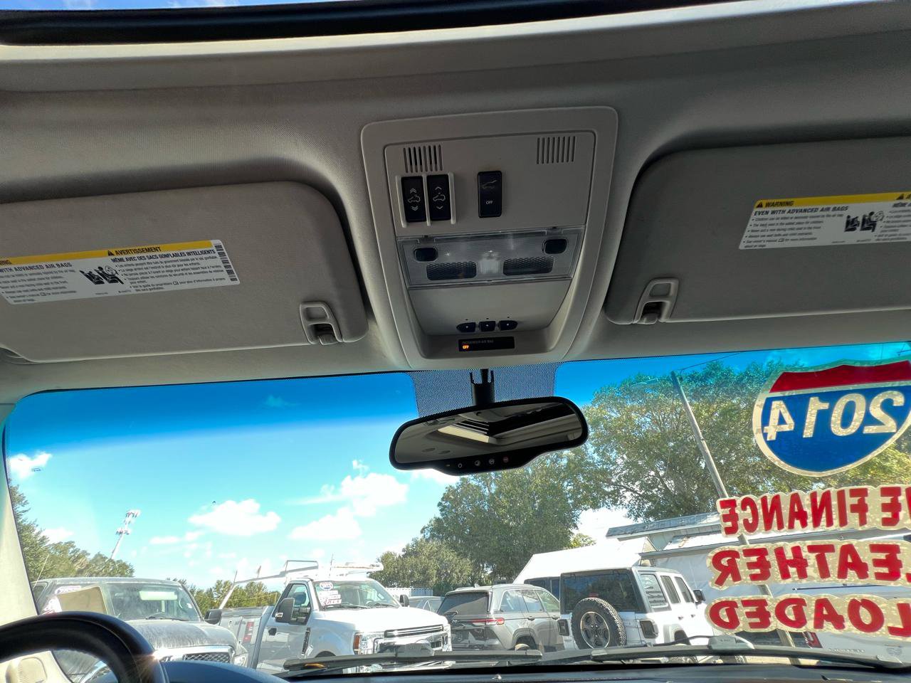 Used 2014 GMC Yukon XL Denali image 17