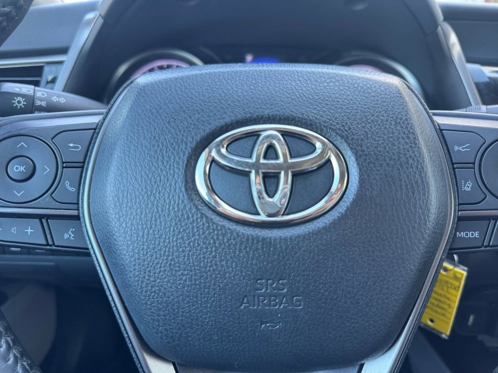 Used 2022 Toyota Camry SE image 8
