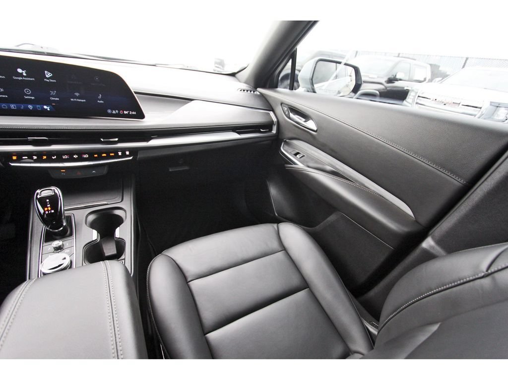 Used 2025 Cadillac XT4 Premium Luxury FWD image 10