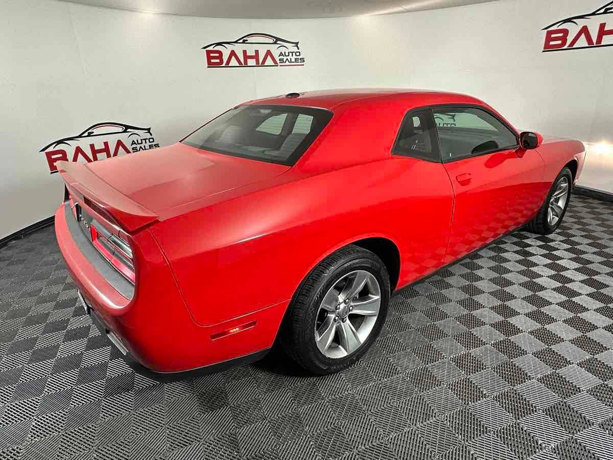 Used 2020 Dodge Challenger SXT RWD image 8
