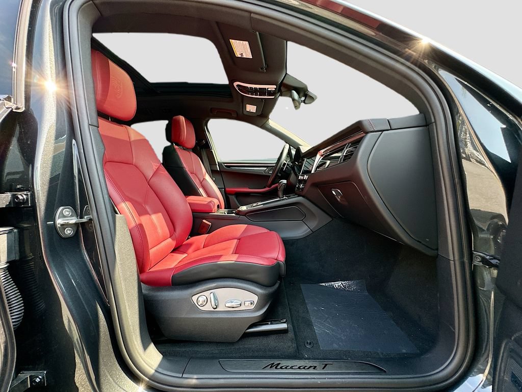 Certified 2026 Porsche Macan Turbo AWD/4WD image 30