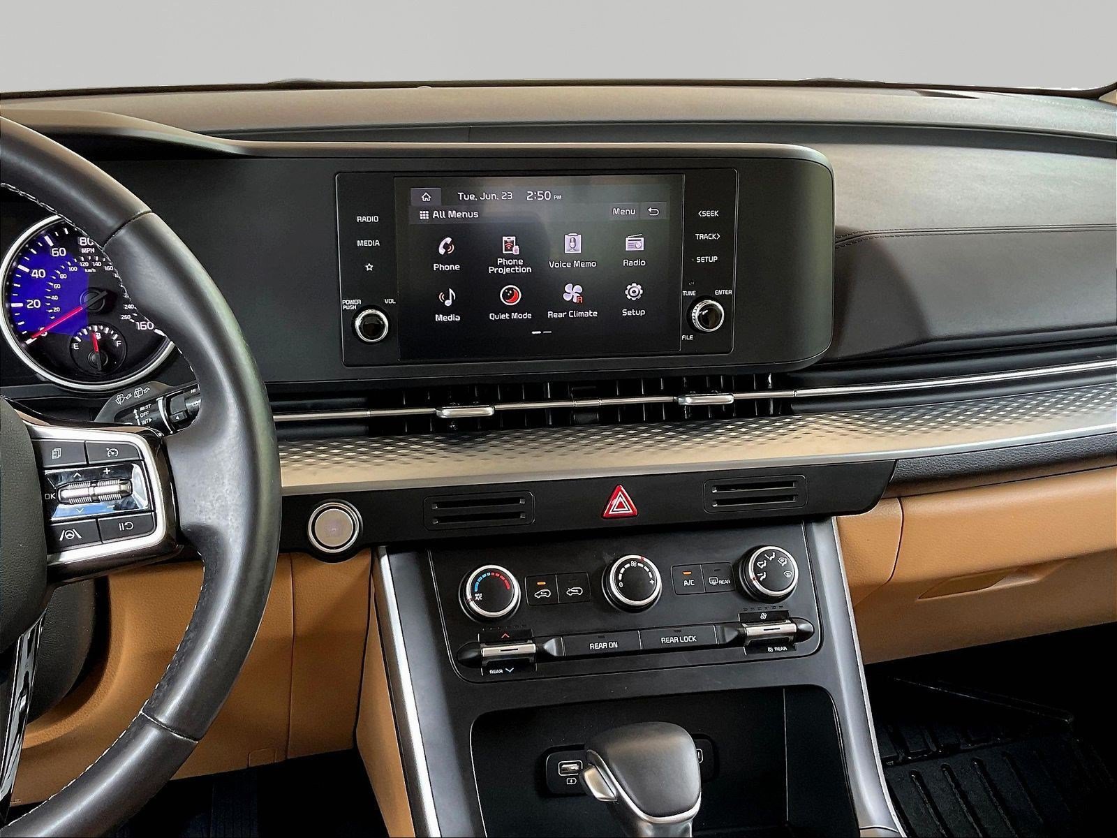 Used 2023 Kia Carnival LX FWD image 9