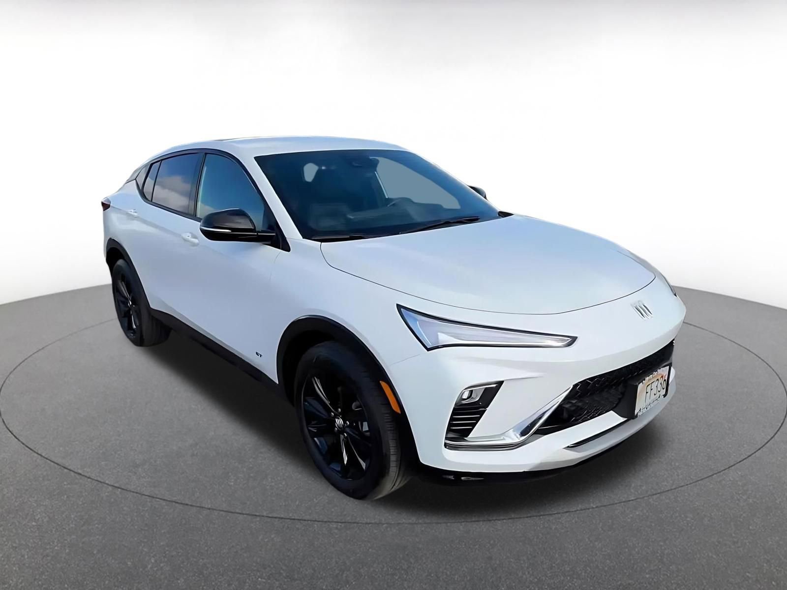 Used 2025 Buick Envista Sport Touring image 3