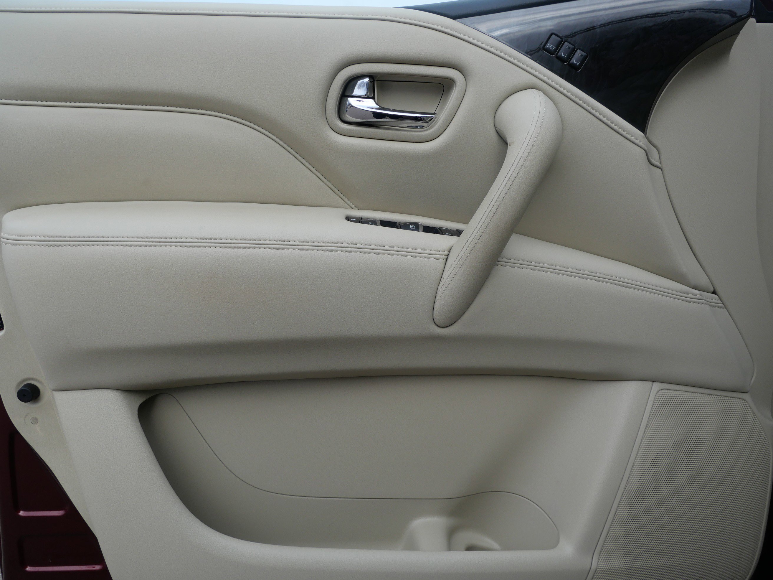 Used 2022 INFINITI QX80 Luxe w/ Cargo Package AWD/4WD image 13