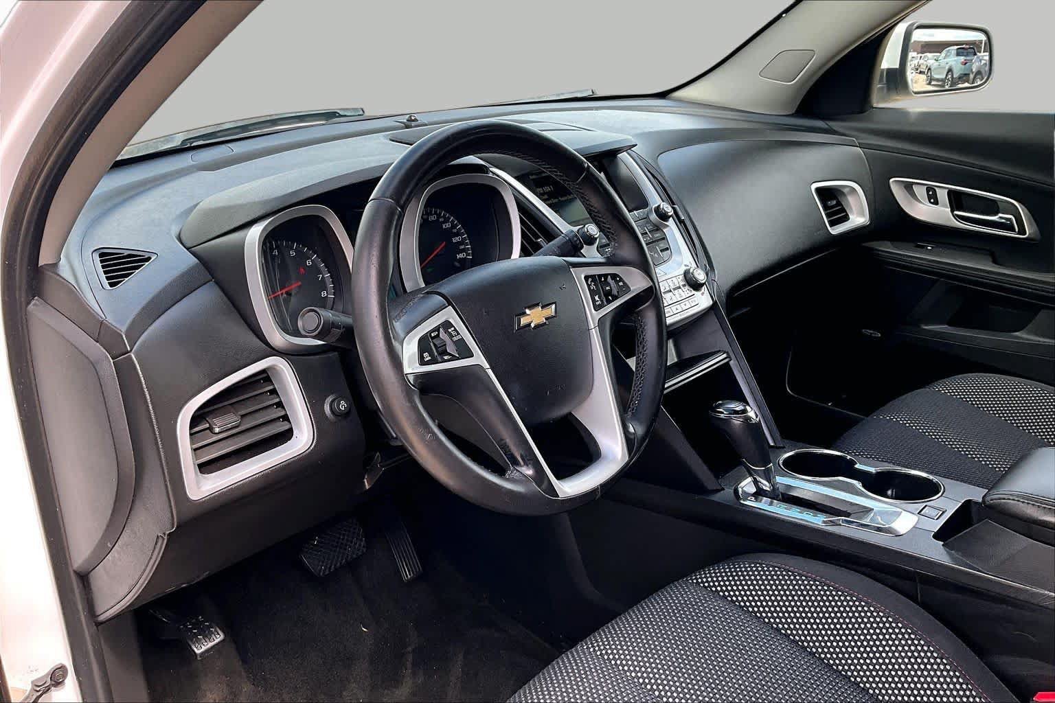 Used 2017 Chevrolet Equinox LT w/ Convenience Package AWD/4WD image 16