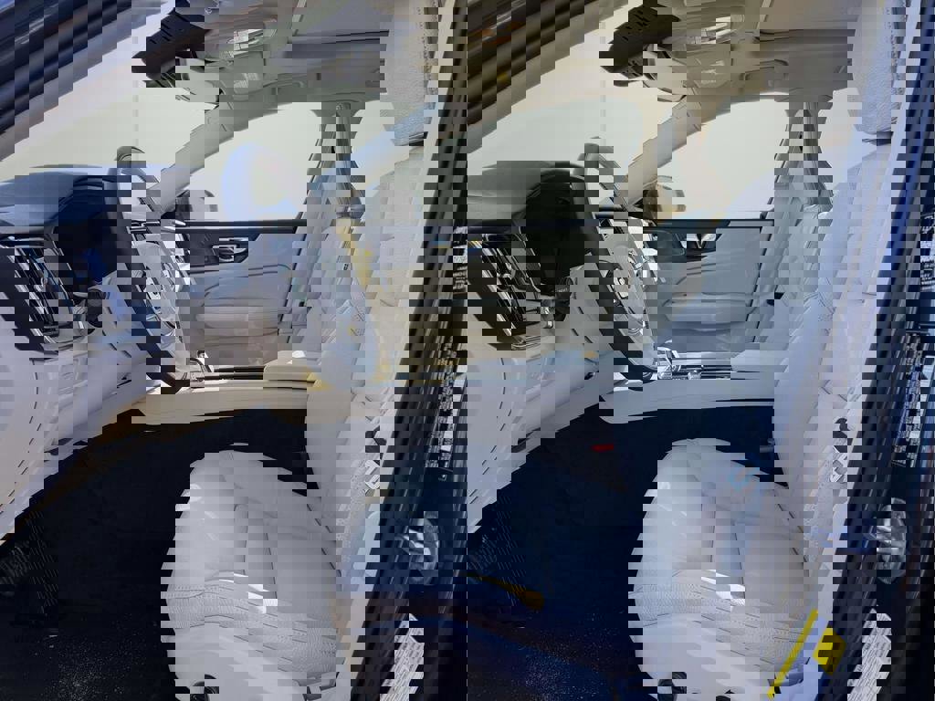 New 2026 Volvo V60 B5 Cross Country Plus w/ Protection Package Premier image 15