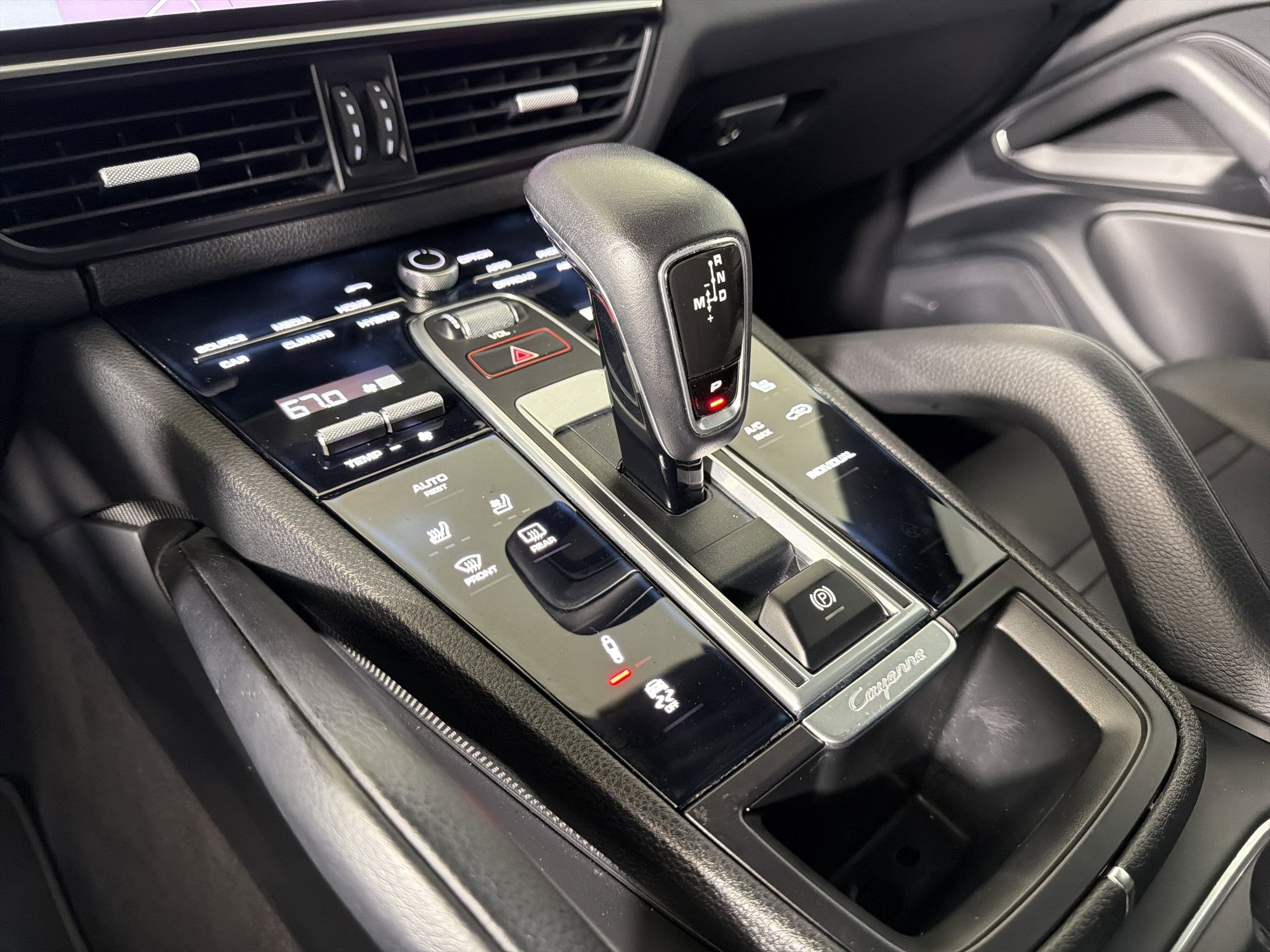 Used 2019 Porsche Cayenne E-Hybrid image 18