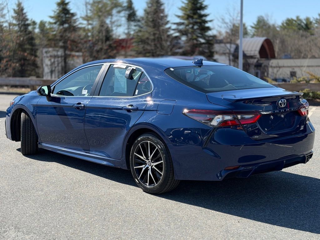 Used 2024 Toyota Camry SE w/ Cold Weather Package image 3
