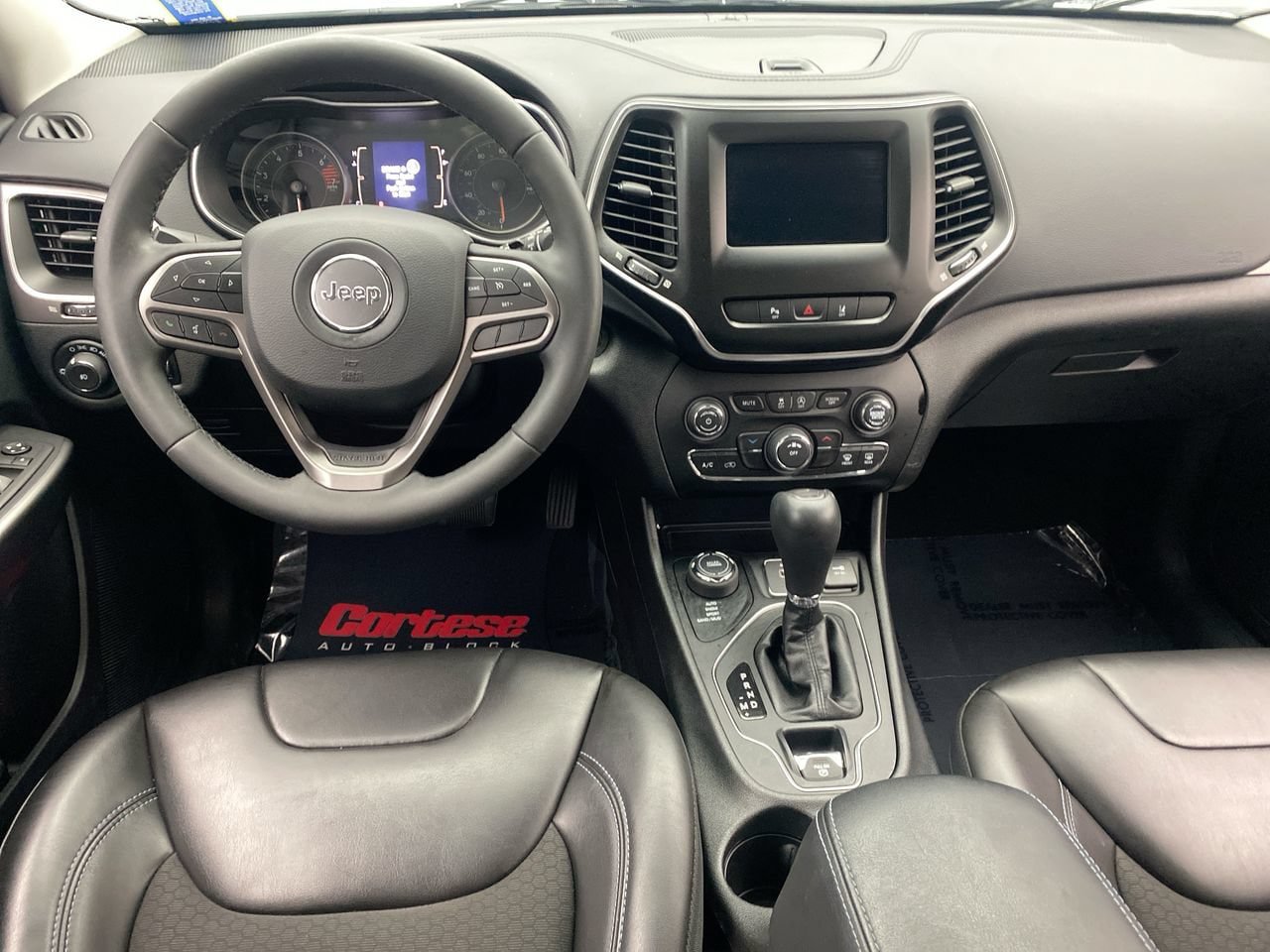 Used 2021 Jeep Cherokee Latitude Plus AWD/4WD image 15