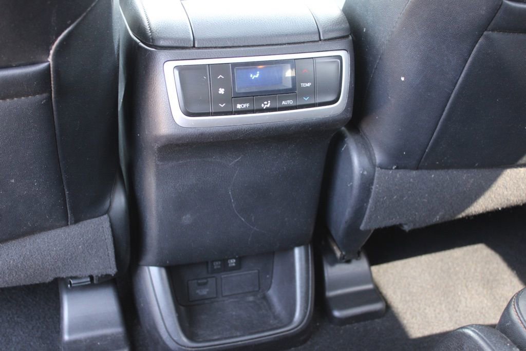 Used 2019 Toyota Highlander Limited image 31