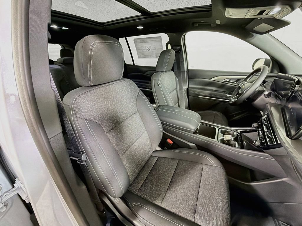 New 2027 Chevrolet Traverse LT w/ Sun and Wheel Package AWD/4WD image 25