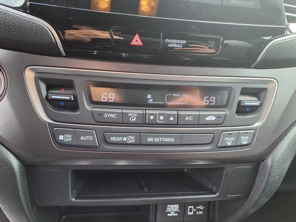 Used 2021 Honda Passport Sport image 16