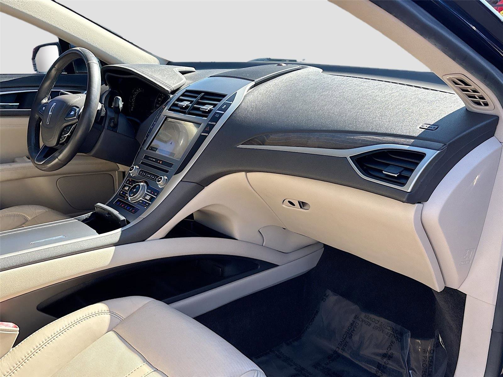 Used 2017 Lincoln MKZ Reserve image 29