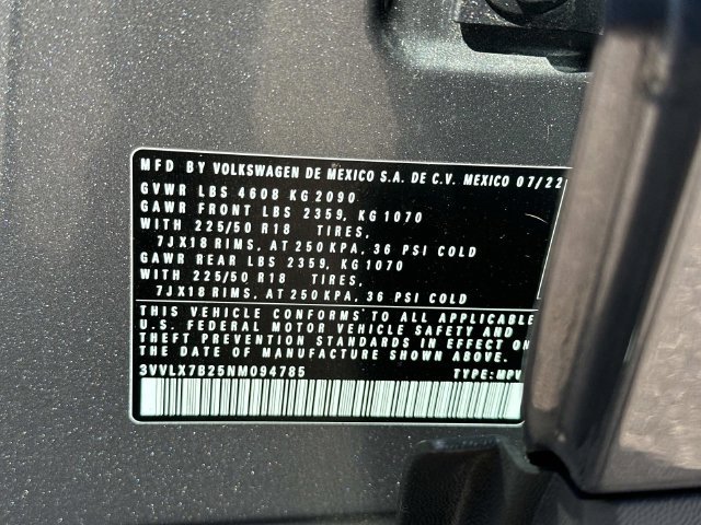 Used 2022 Volkswagen Taos SE w/ Panoramic Sunroof Package FWD image 21