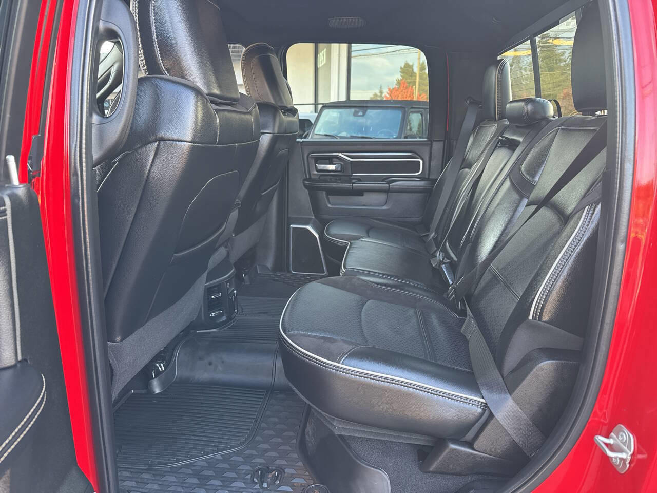 Used 2024 RAM 2500 Laramie w/ Night Edition image 35