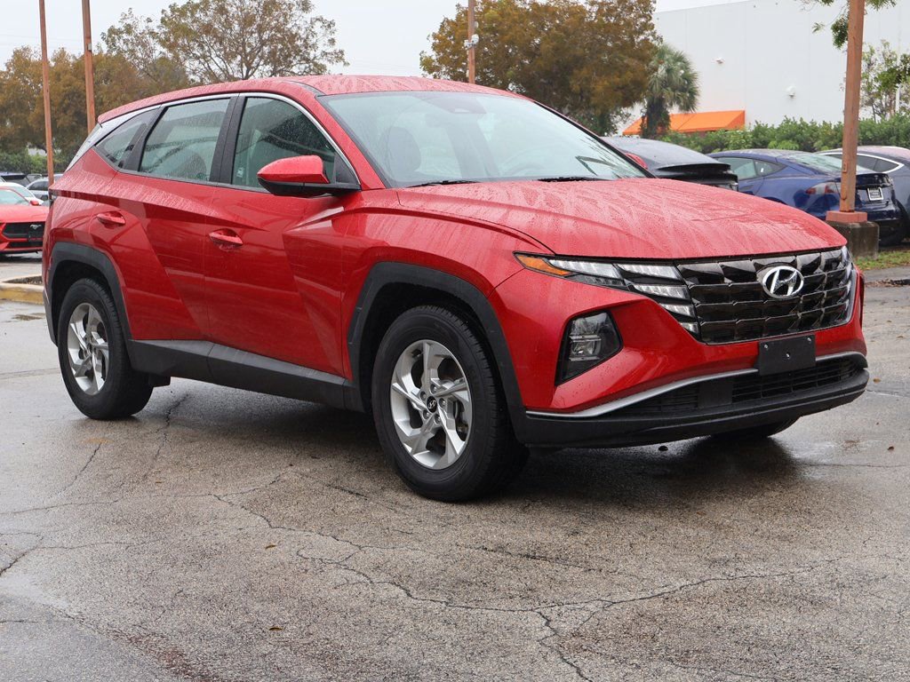 Used 2022 Hyundai Tucson SE image 2