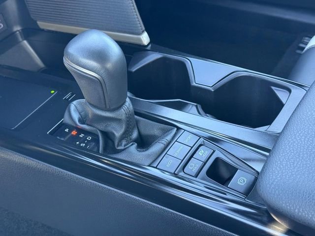 Used 2025 Toyota Camry SE image 20